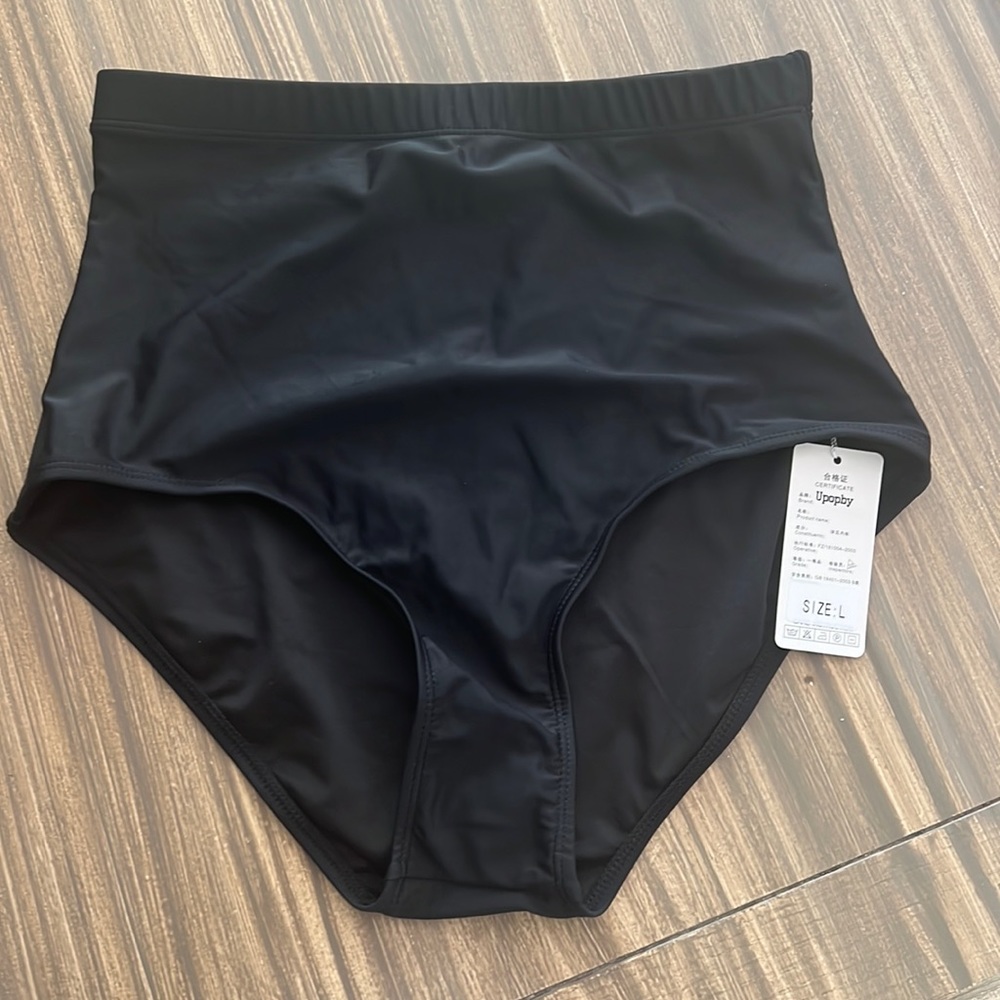 Black bottoms